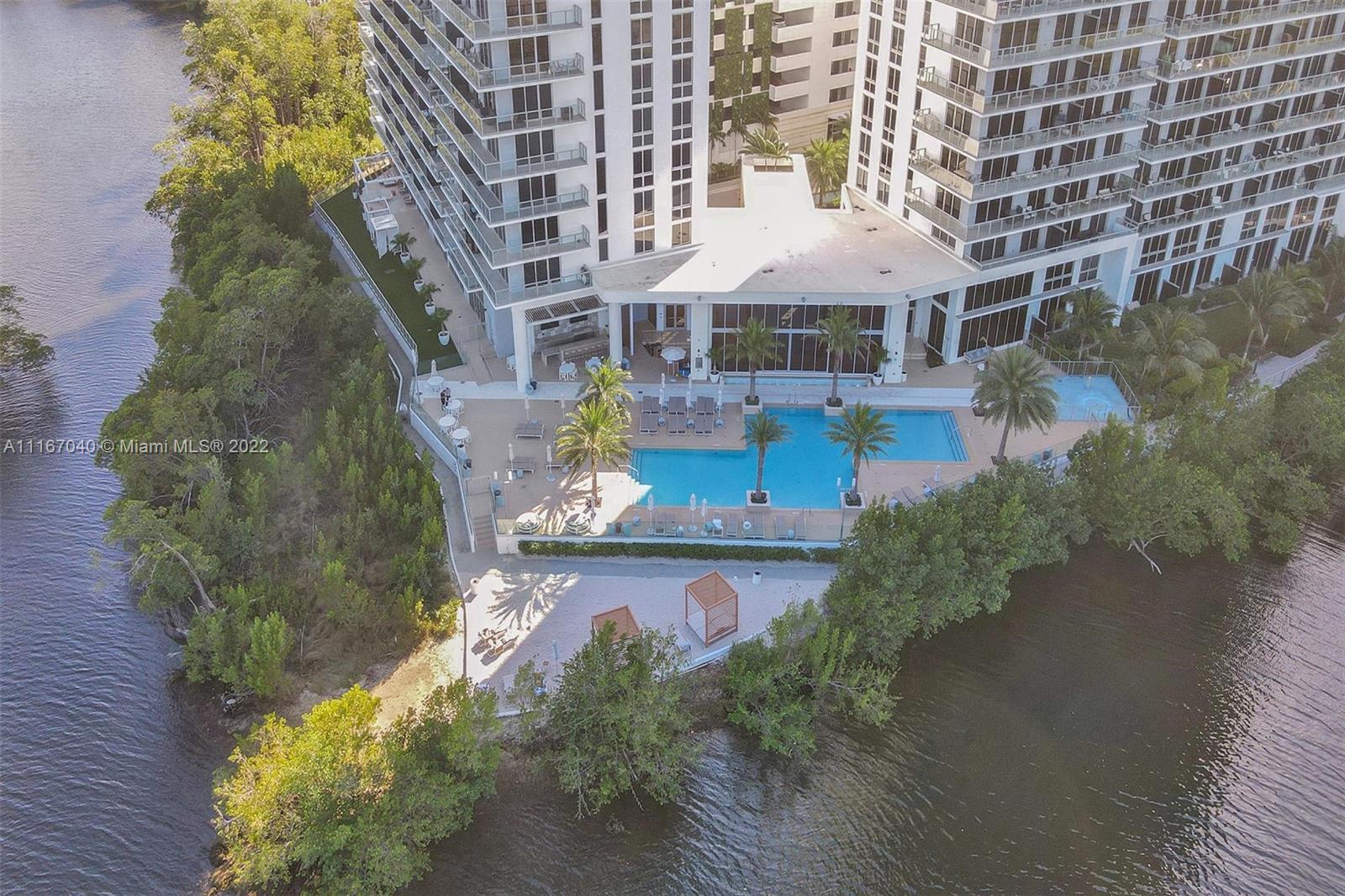 THE HARBOUR NORTH CONDO - Residential