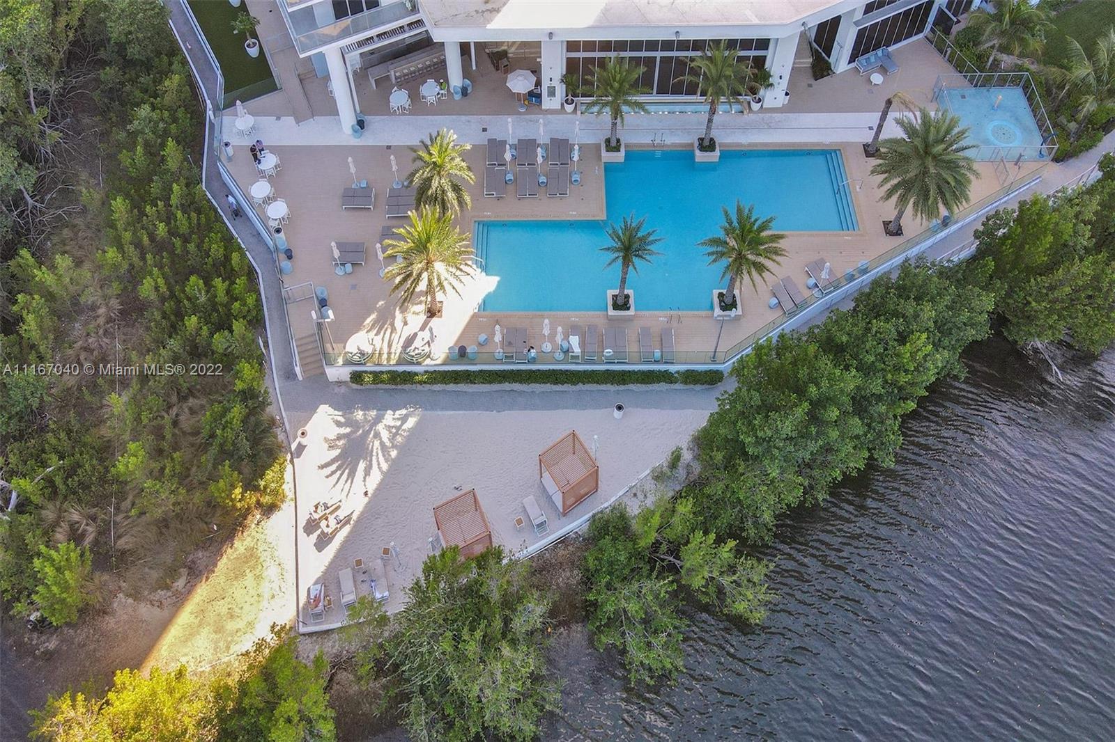THE HARBOUR NORTH CONDO - Residential