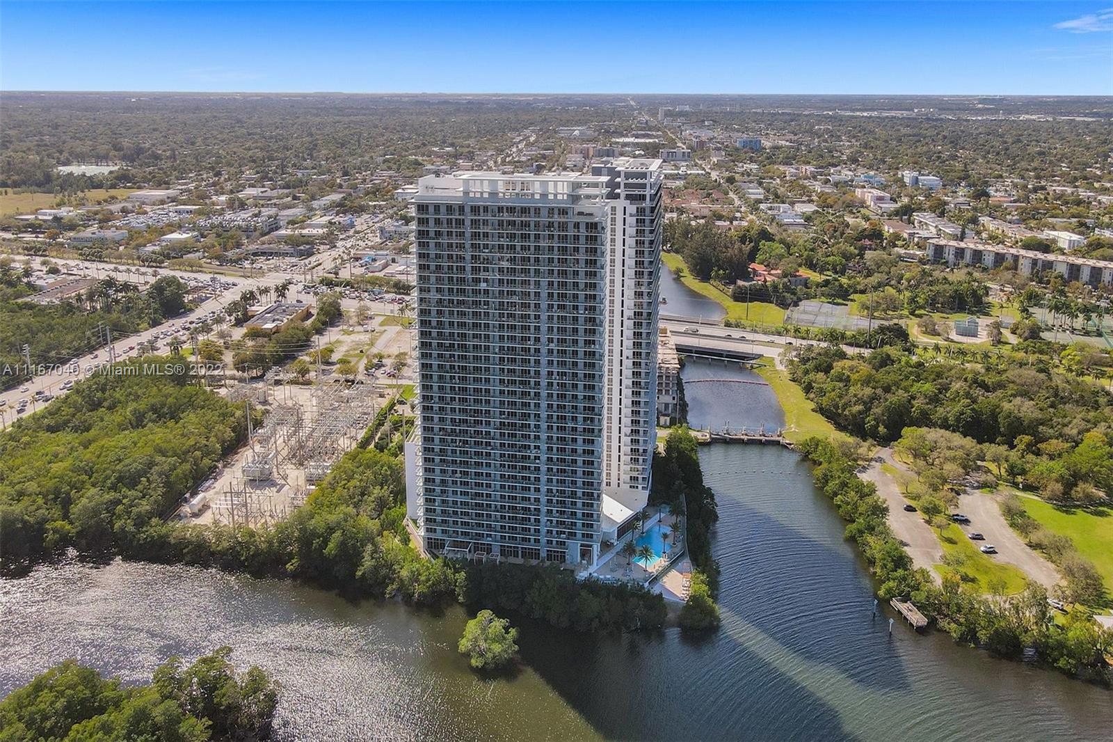 THE HARBOUR NORTH CONDO - Residential