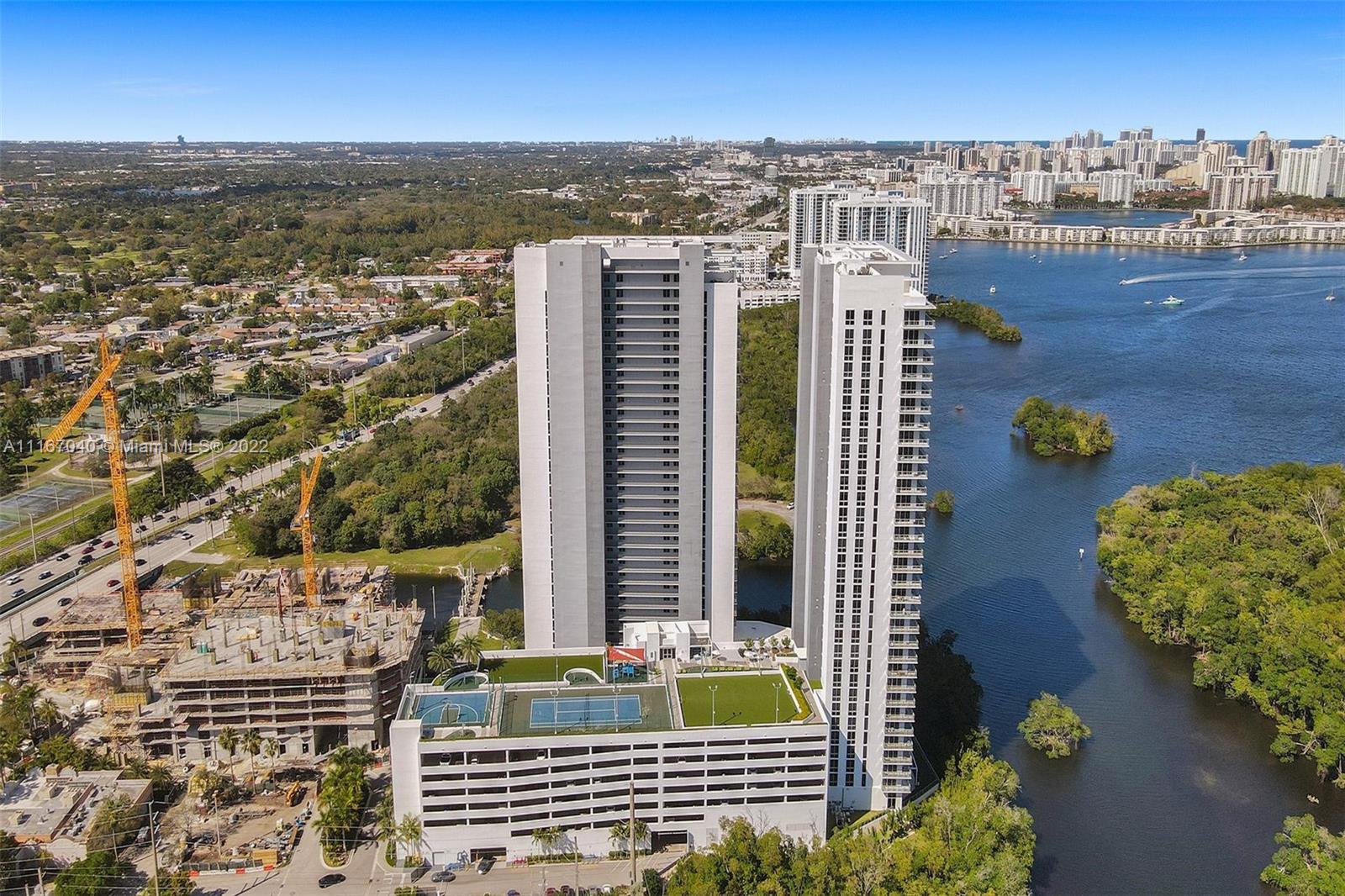 THE HARBOUR NORTH CONDO - Residential