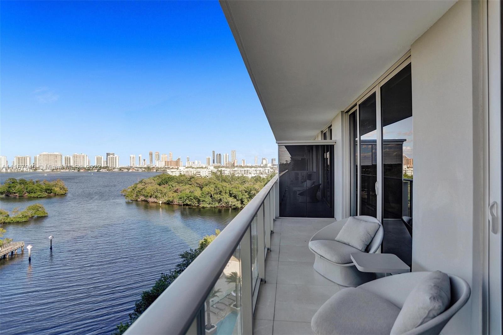 THE HARBOUR NORTH CONDO - Residential