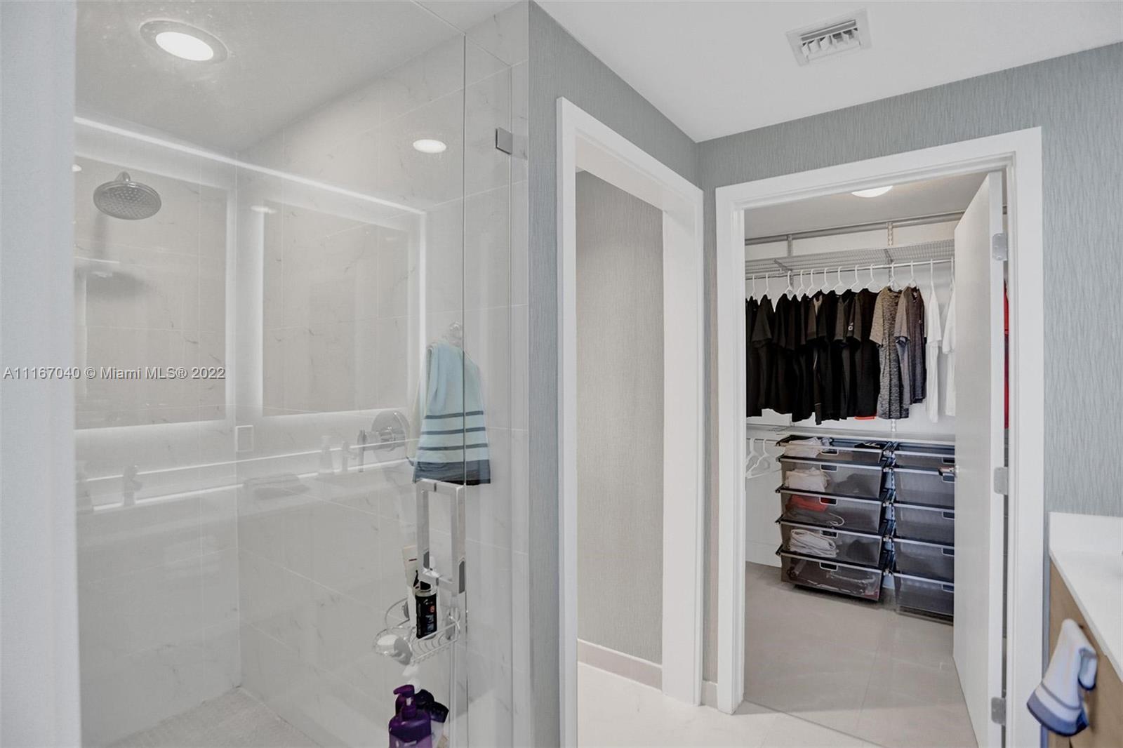 THE HARBOUR NORTH CONDO - Residential