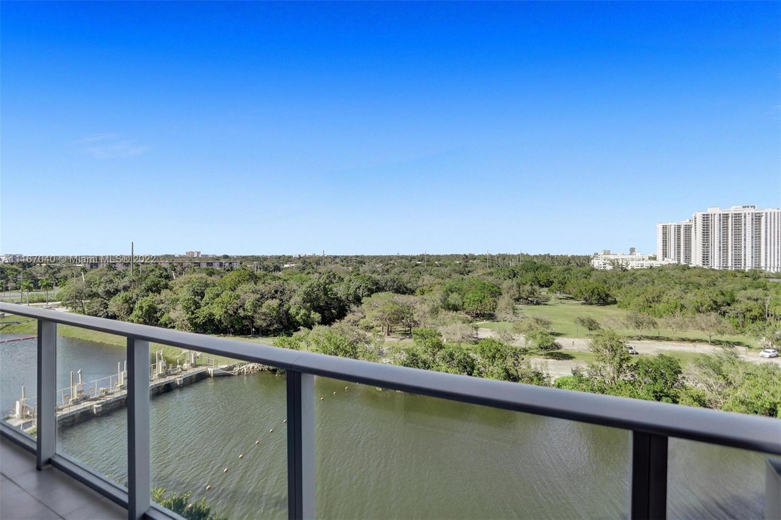 THE HARBOUR NORTH CONDO - Residential