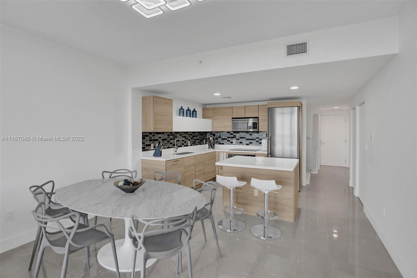 THE HARBOUR NORTH CONDO - Residential