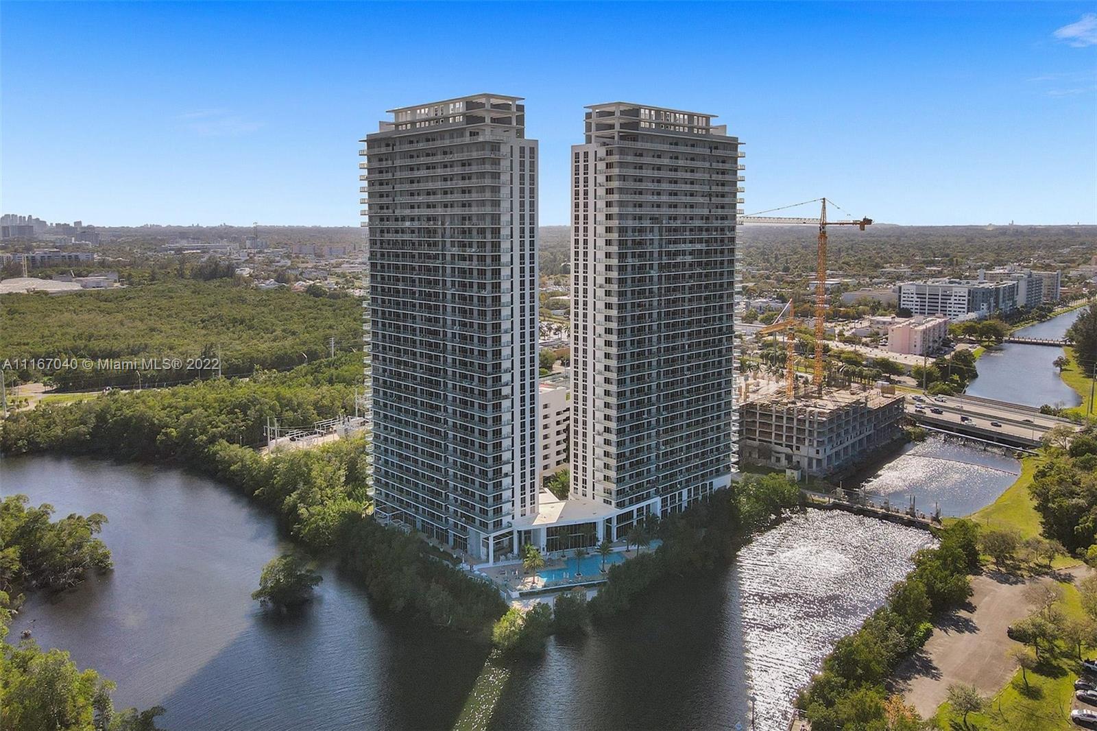 THE HARBOUR NORTH CONDO - Residential