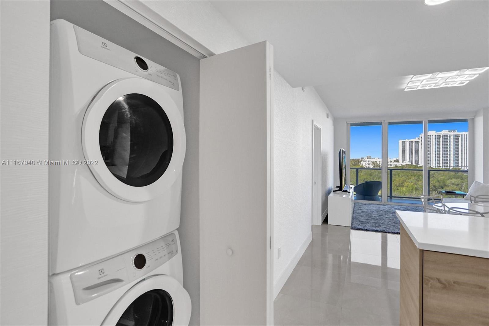 THE HARBOUR NORTH CONDO - Residential