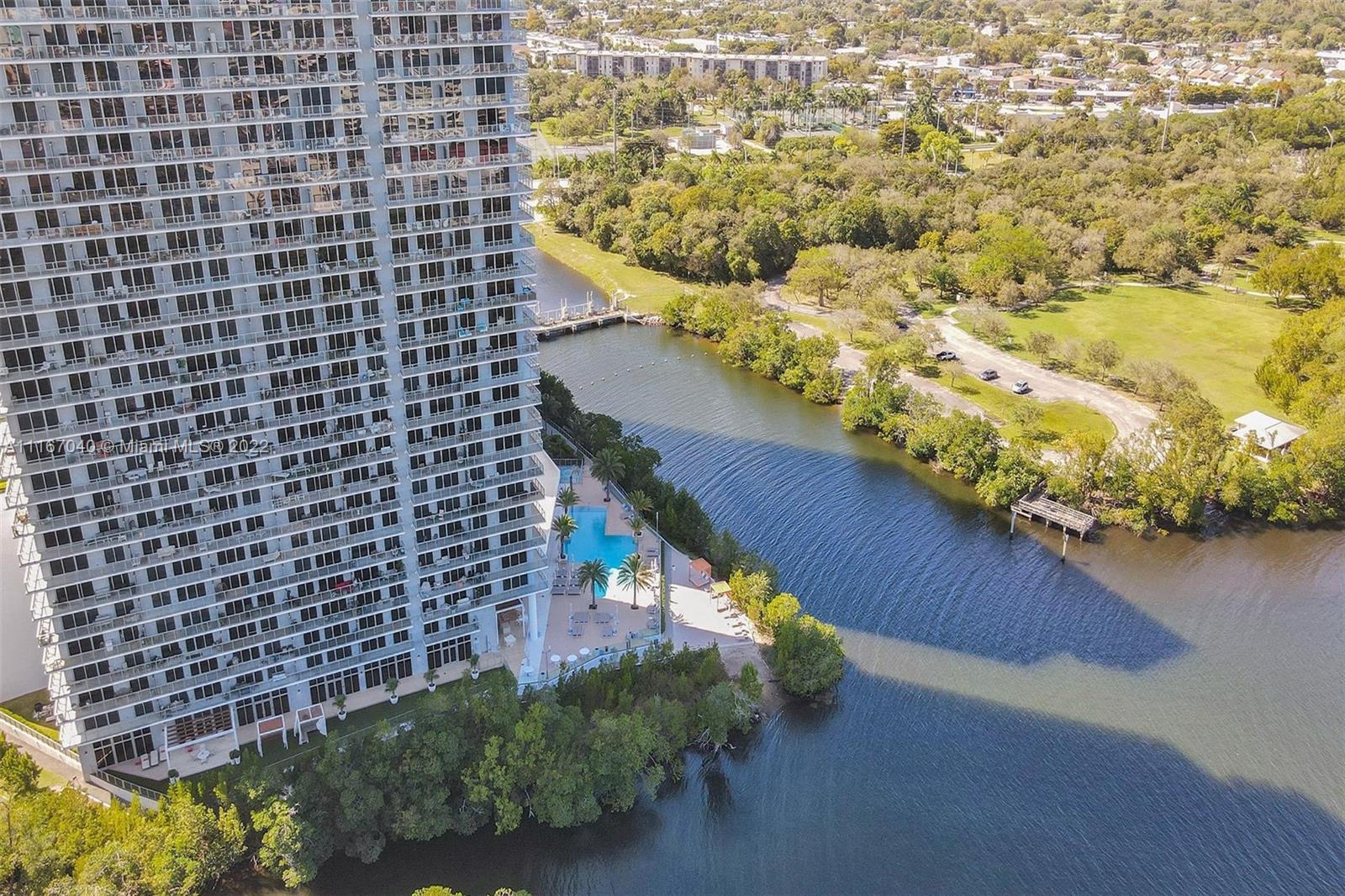 THE HARBOUR NORTH CONDO - Residential