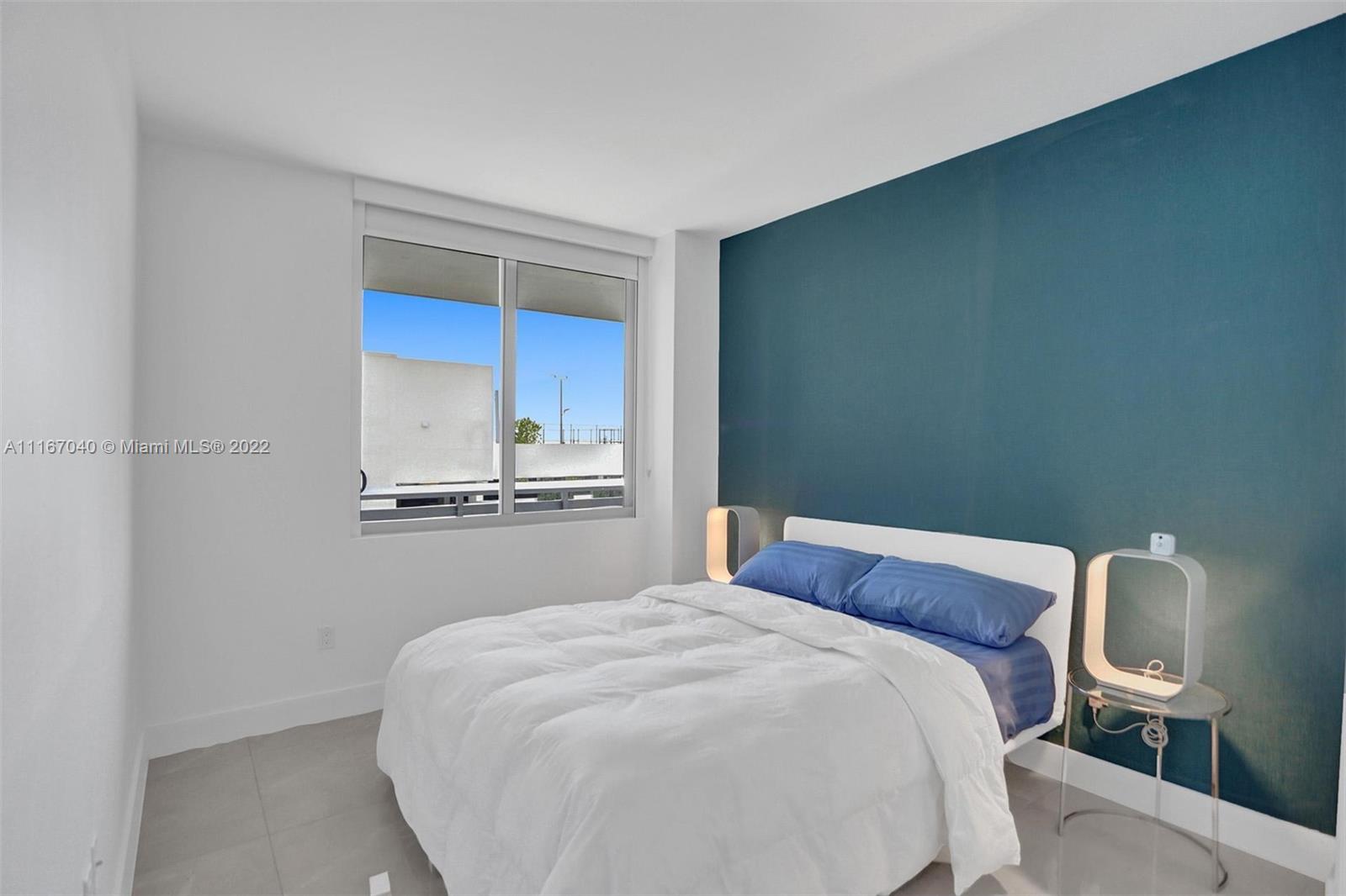 THE HARBOUR NORTH CONDO - Residential