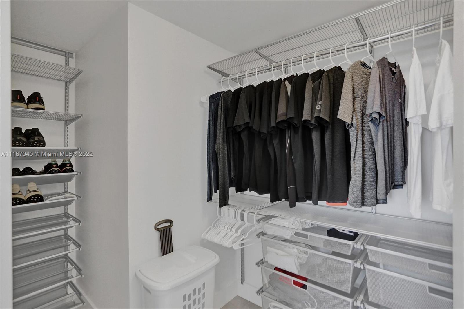 THE HARBOUR NORTH CONDO - Residential