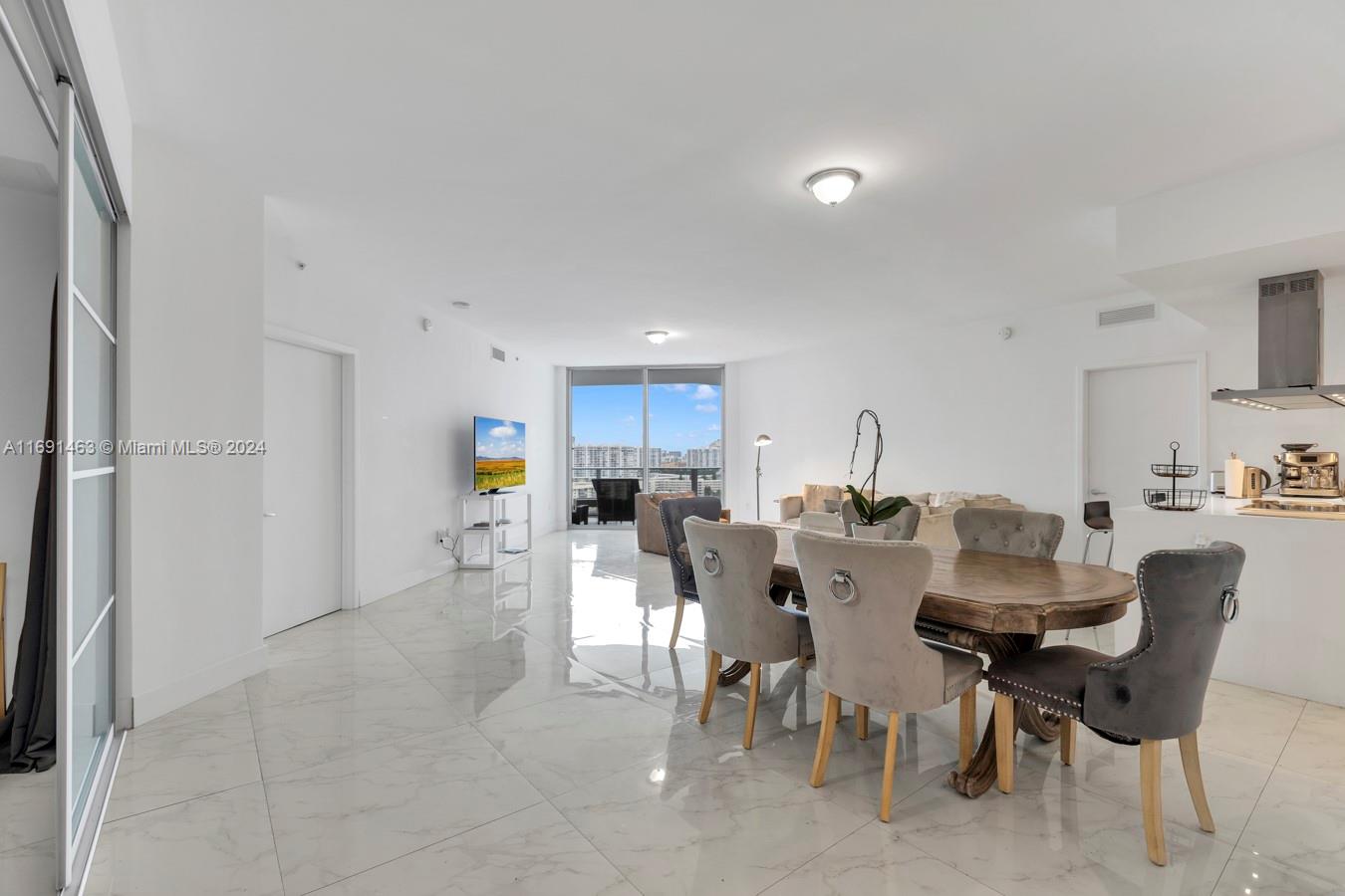 Marina Palms - Residential