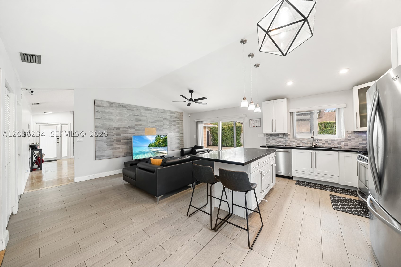 ROYAL GLEN - Residential