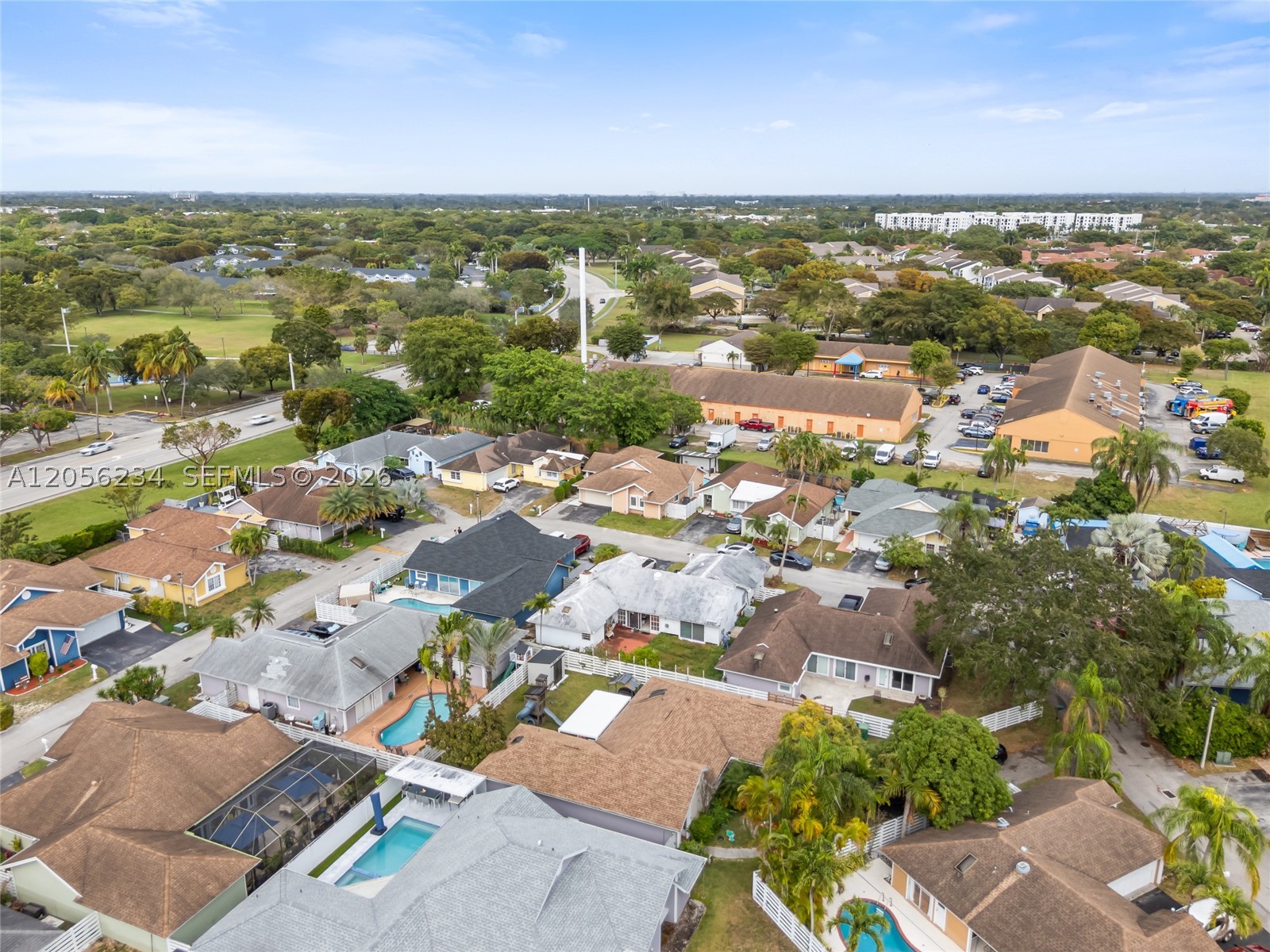 ROYAL GLEN - Residential