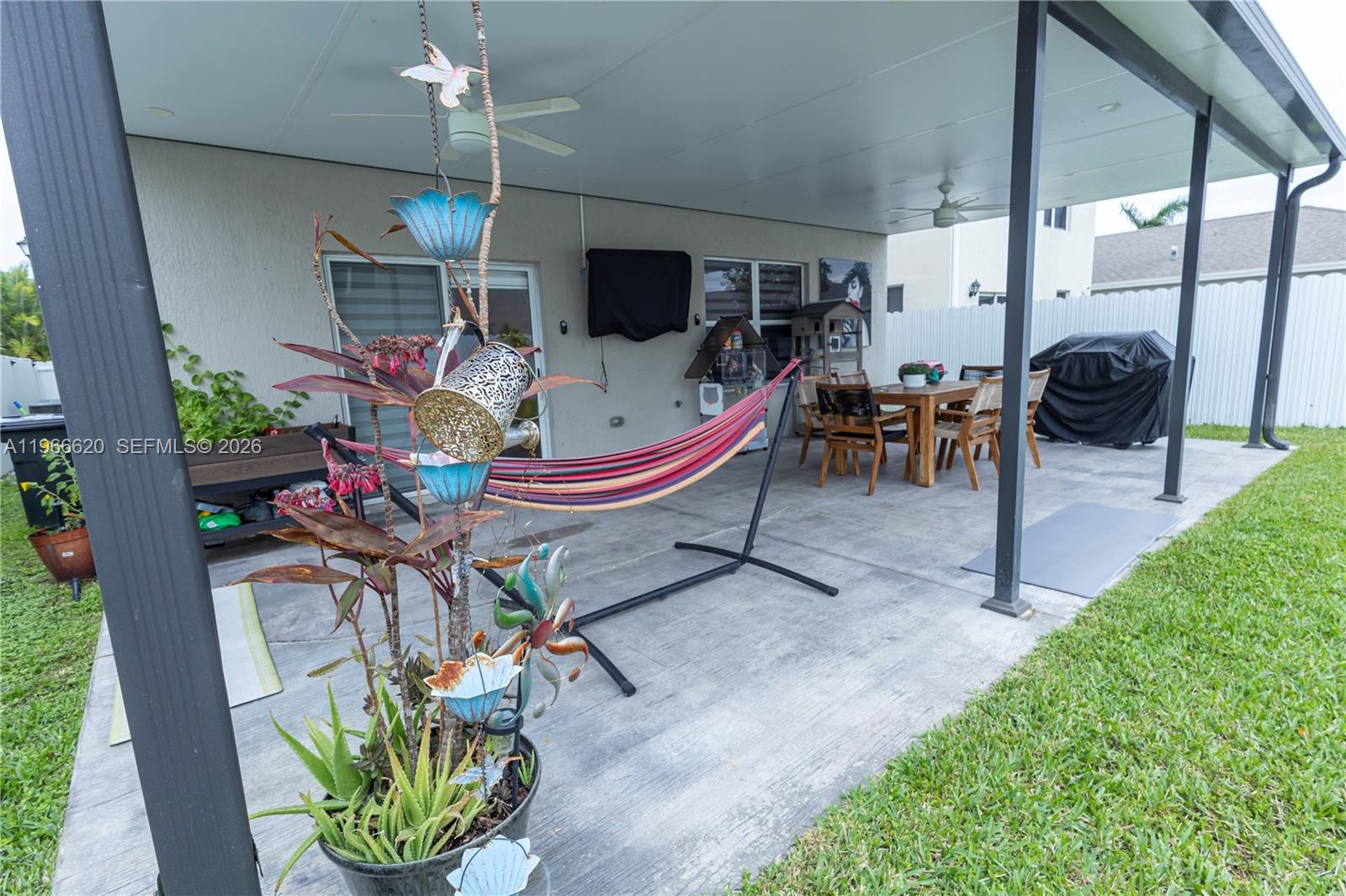 ROYAL HOMES WEST - Residential