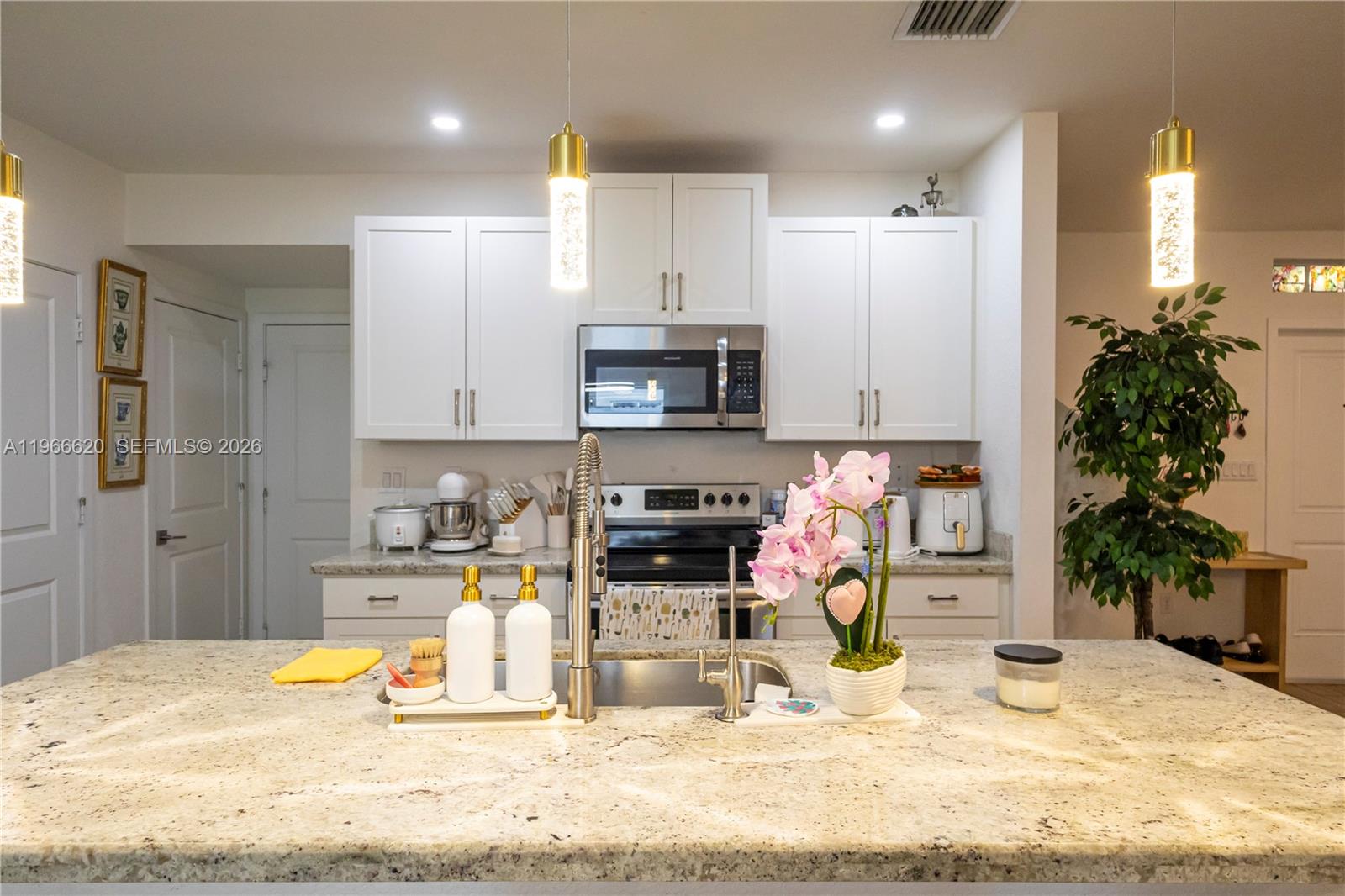 ROYAL HOMES WEST - Residential