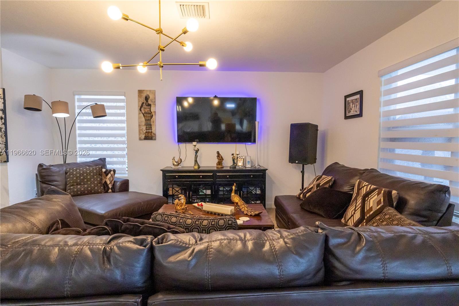 ROYAL HOMES WEST - Residential
