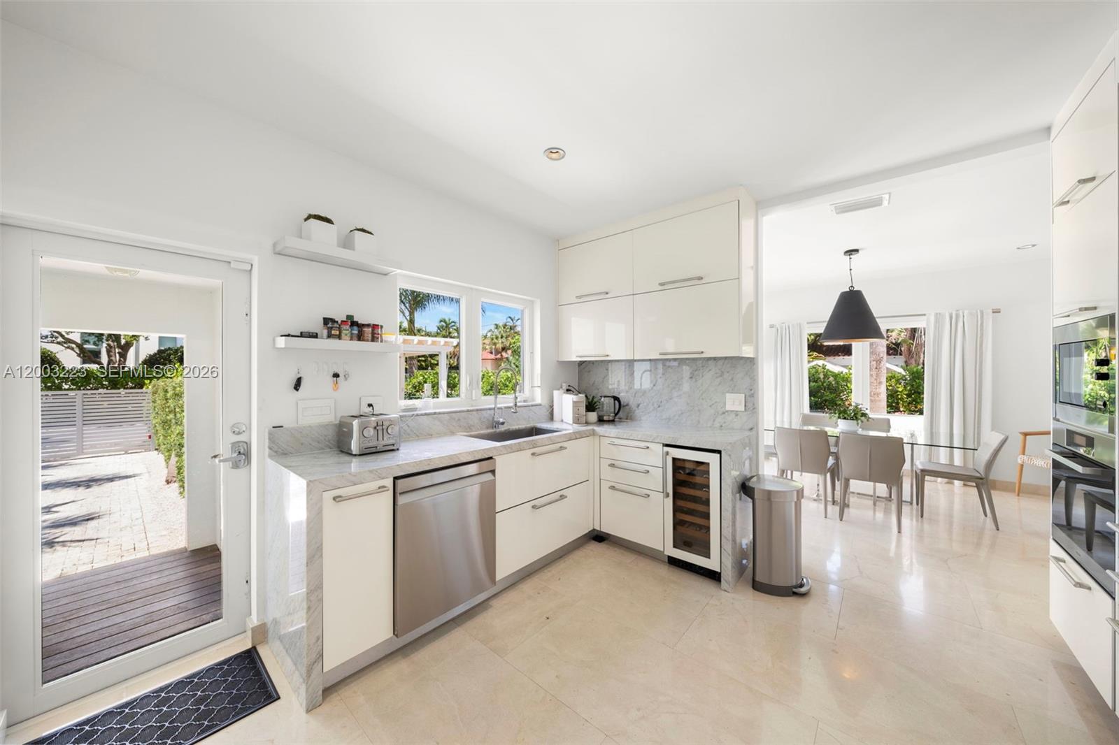 SAN MARINO ISLAND - Residential
