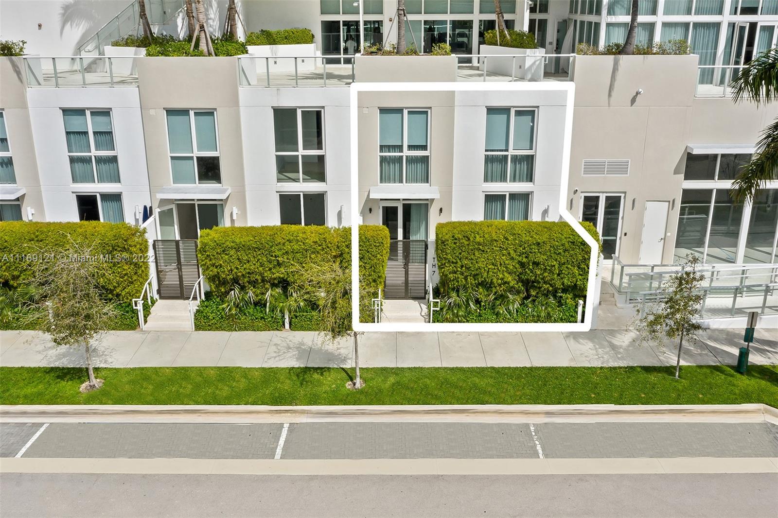 TIFFANY HOUSE CONDO - Residential