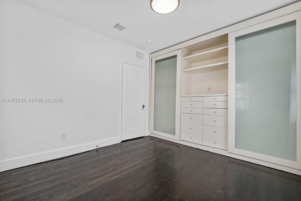 FLAMINGO WAVE CONDO - Residential