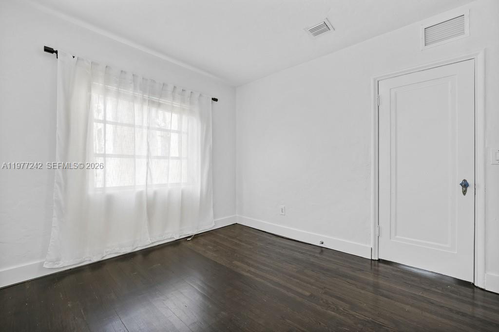 FLAMINGO WAVE CONDO - Residential