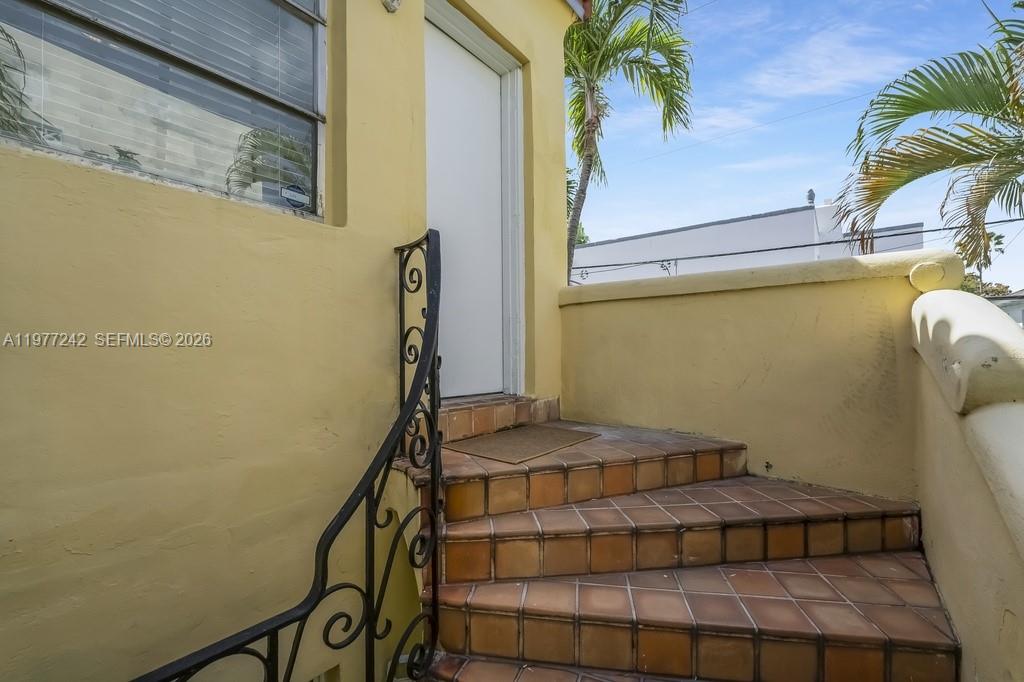 FLAMINGO WAVE CONDO - Residential