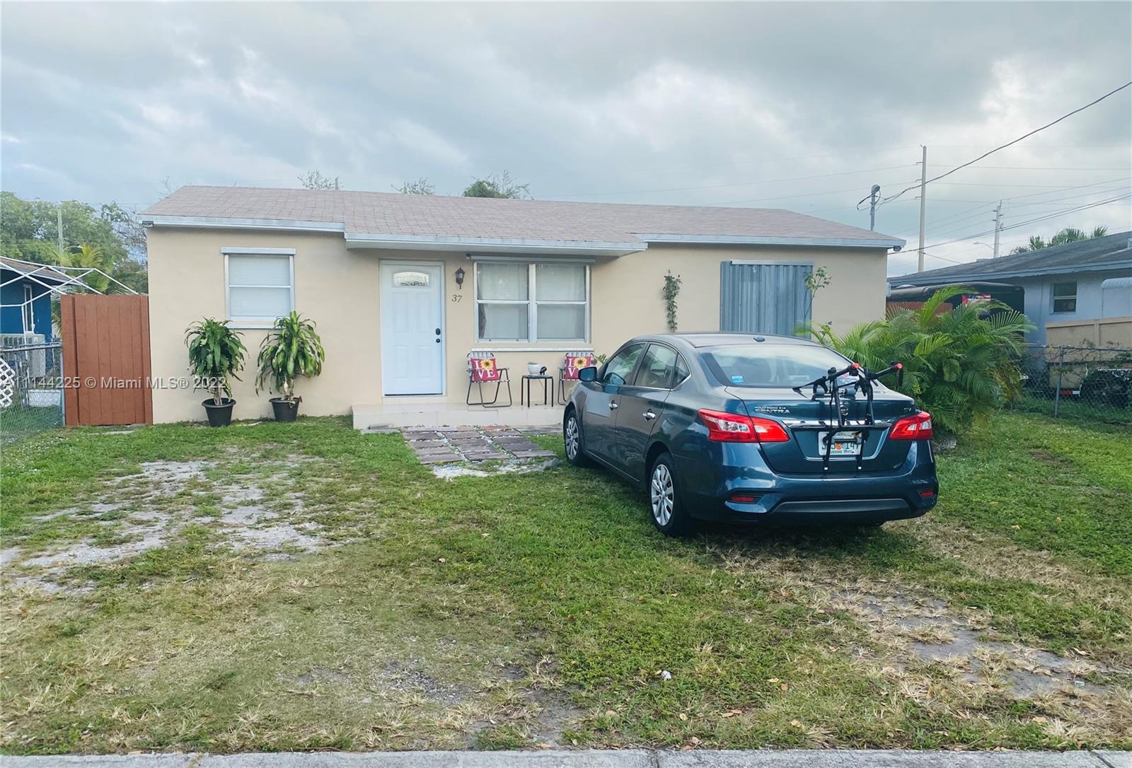 TOWN OF DANIA - Residential