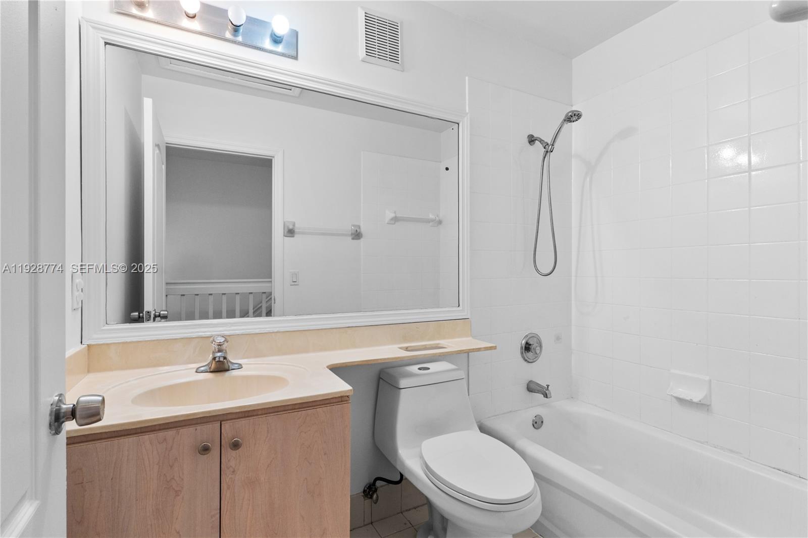 MELROSE POINT CONDO - Residential