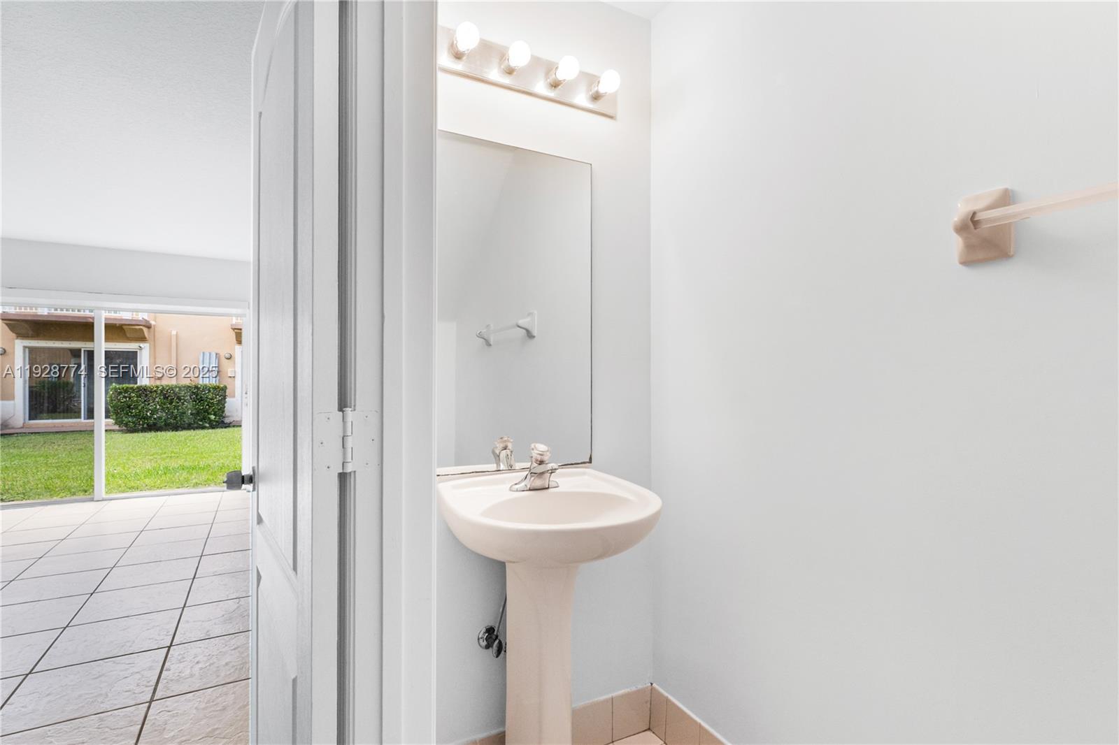 MELROSE POINT CONDO - Residential