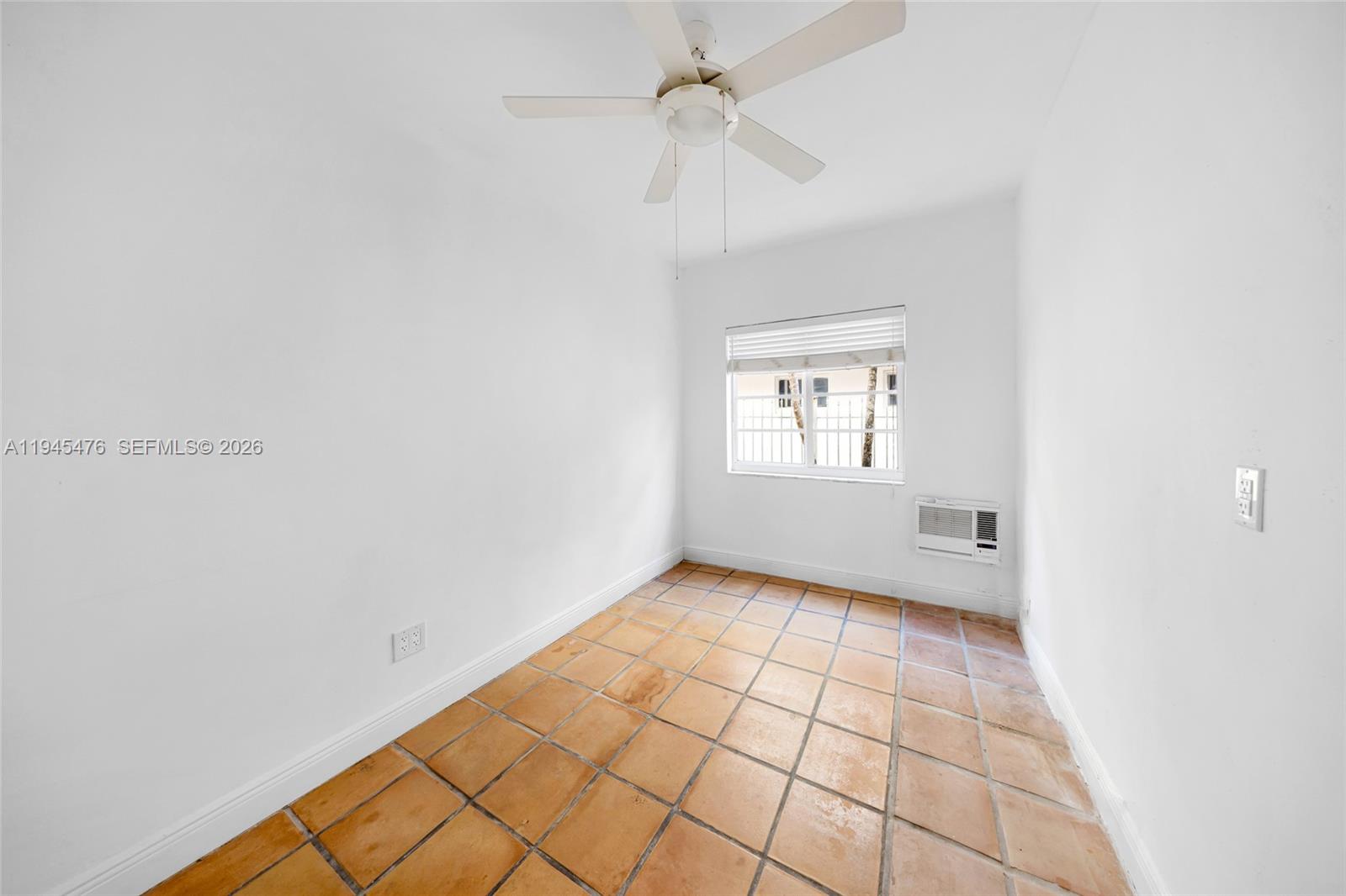 FLAMINGO WAVE CONDO - Residential