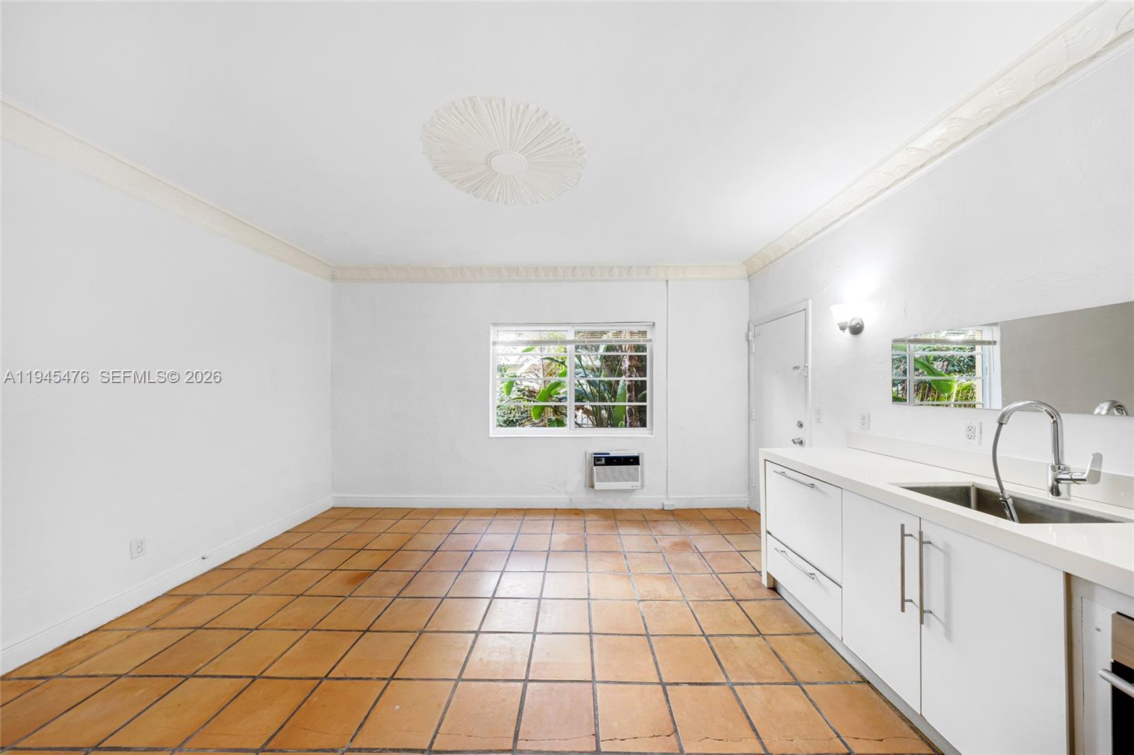 FLAMINGO WAVE CONDO - Residential