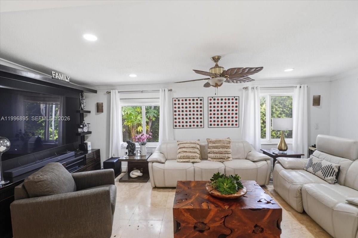 RIVIERA ESTATES 2ND ADDN - Residential