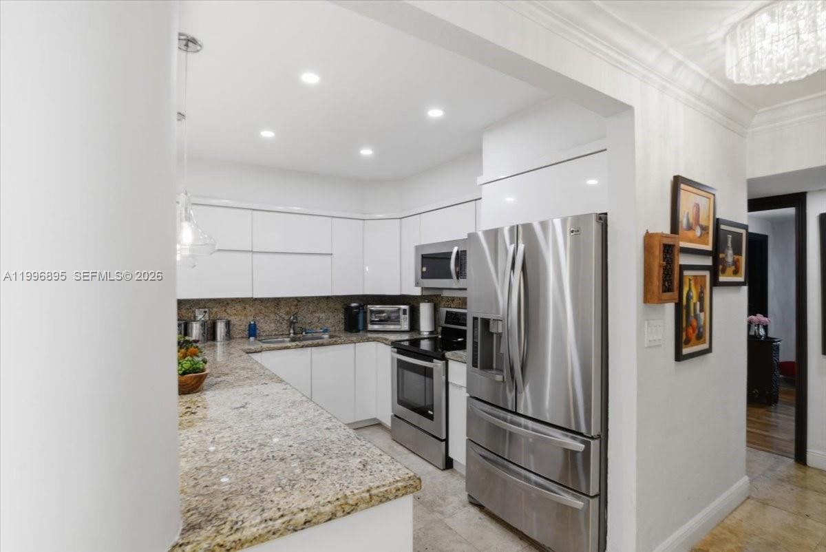 RIVIERA ESTATES 2ND ADDN - Residential