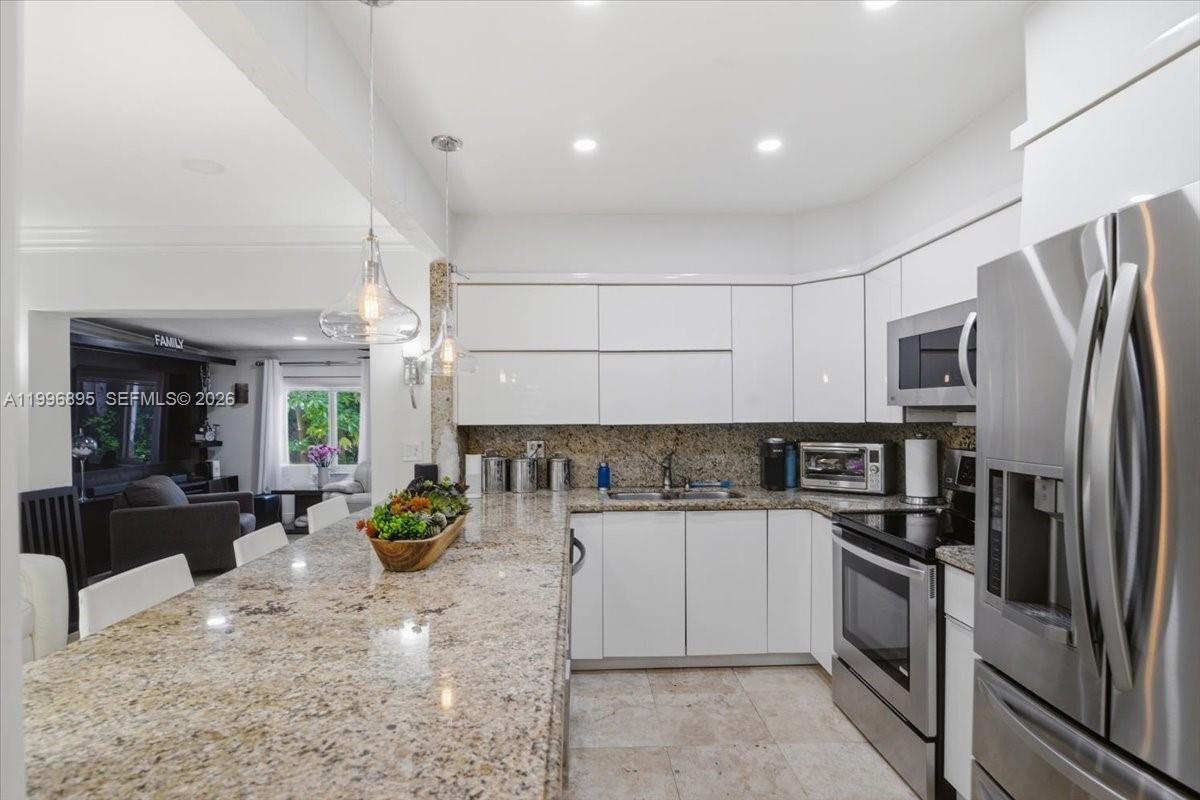 RIVIERA ESTATES 2ND ADDN - Residential