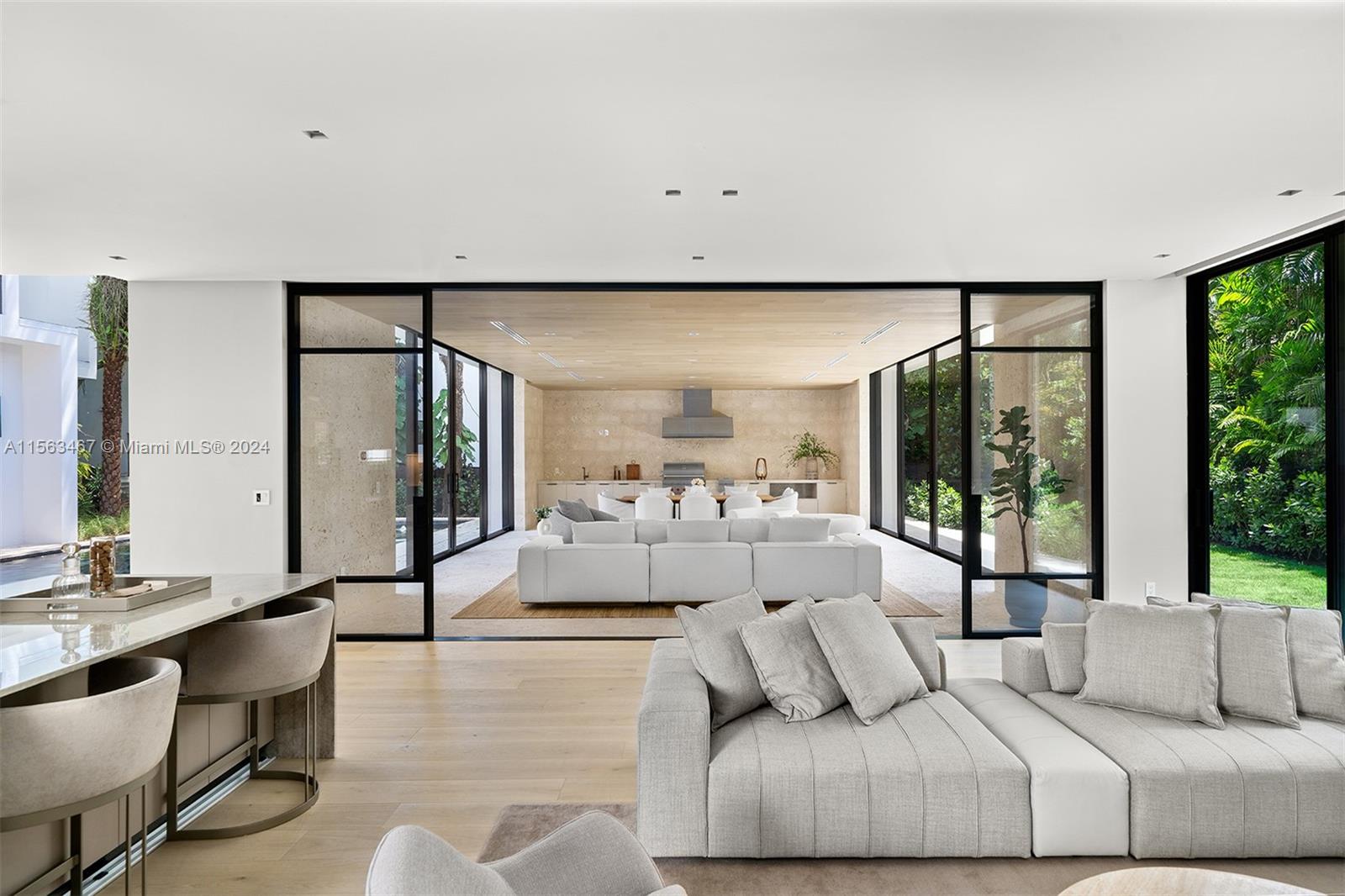 UNIVERSITY PLACE - Residential
