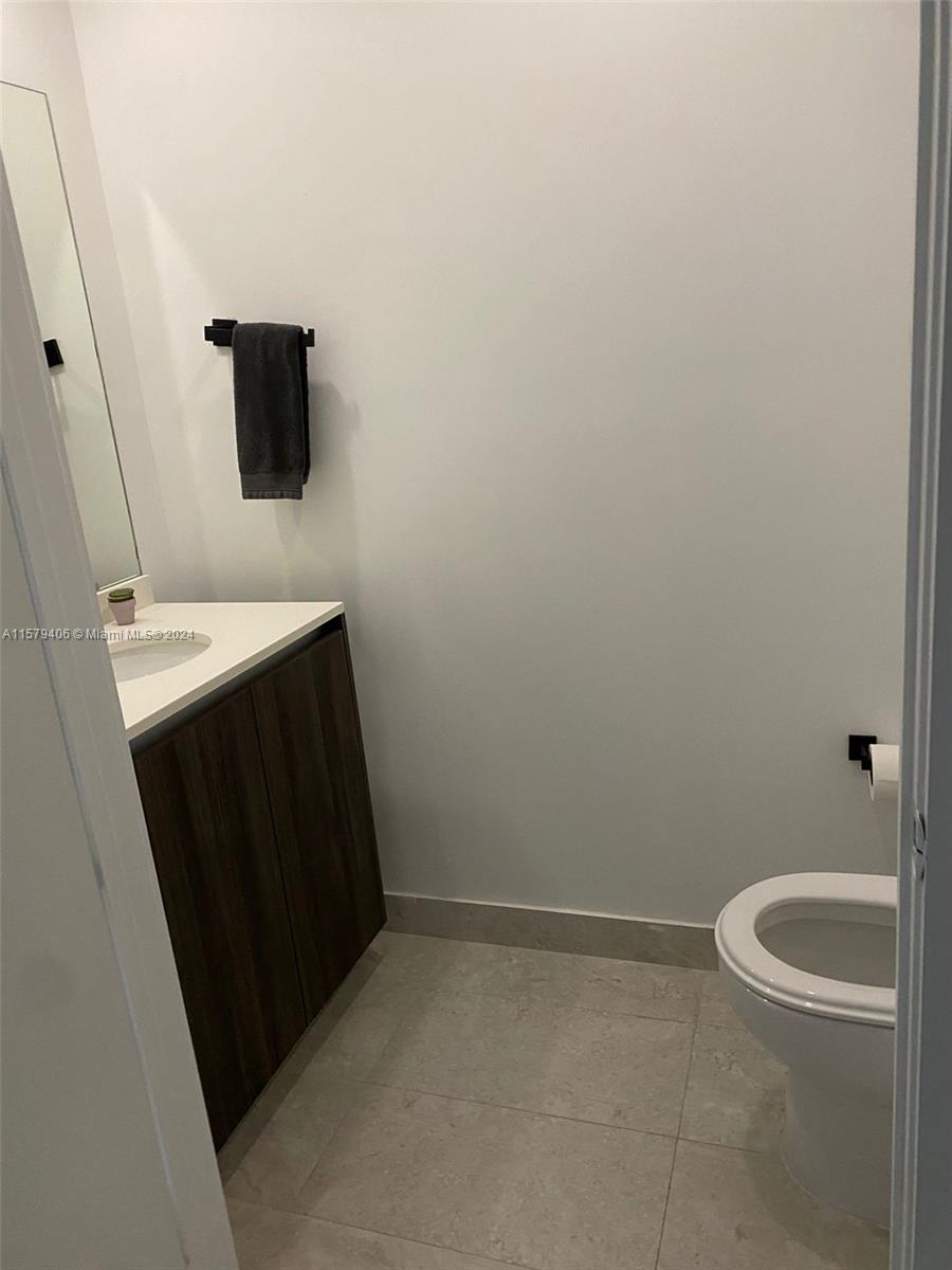 ARIA ON THE BAY CONDO - Residential Lease
