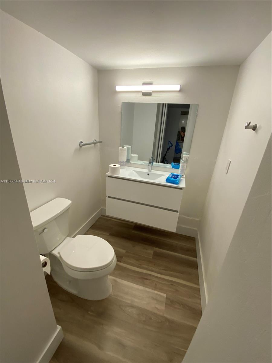 BRICKELL PLACE CONDO - Residential Lease
