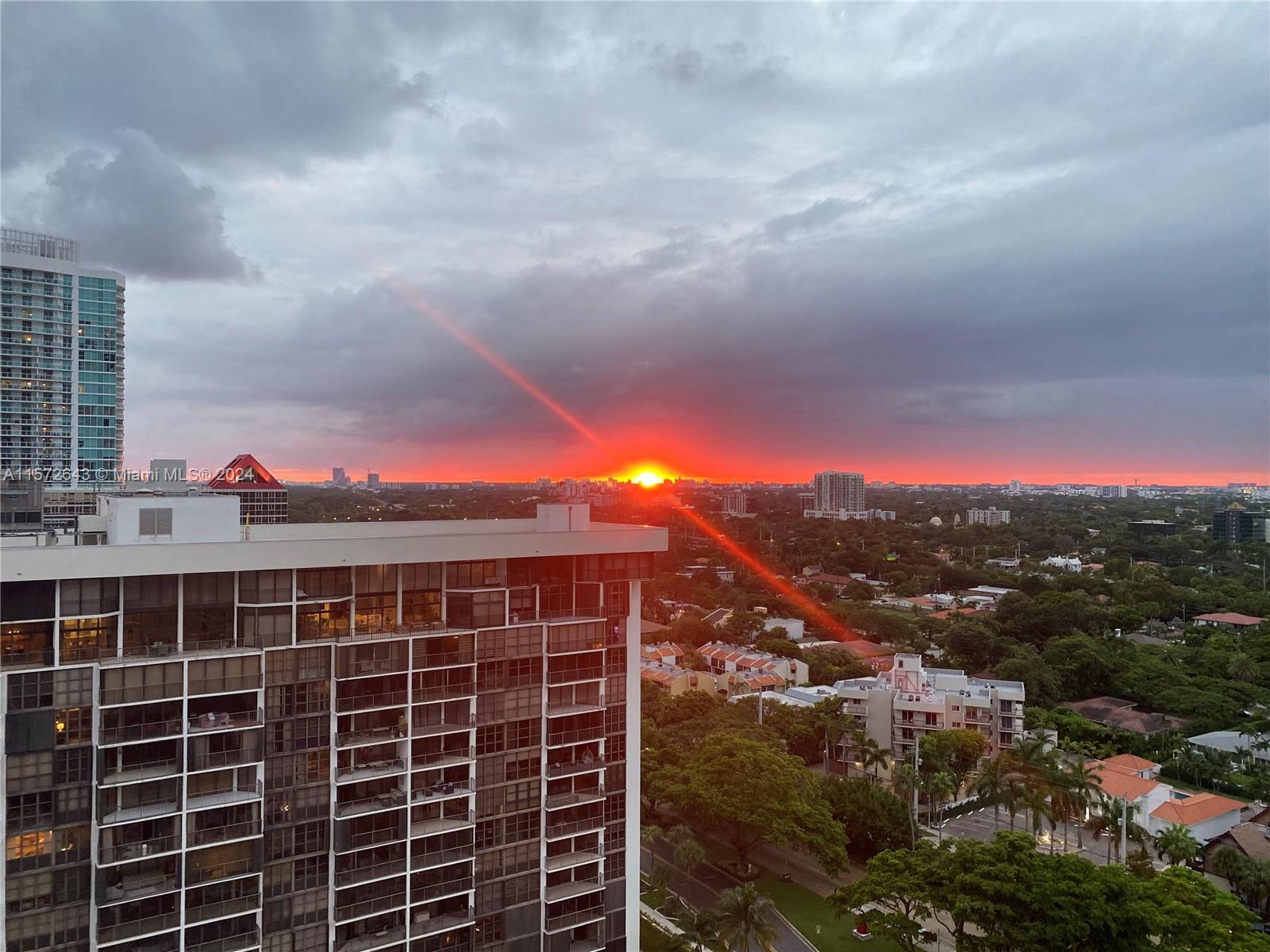 BRICKELL PLACE CONDO - Residential Lease