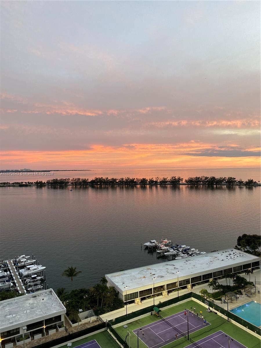 BRICKELL PLACE CONDO - Residential Lease