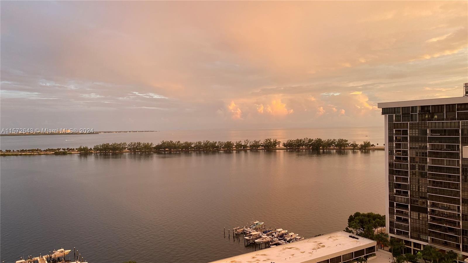 BRICKELL PLACE CONDO - Residential Lease