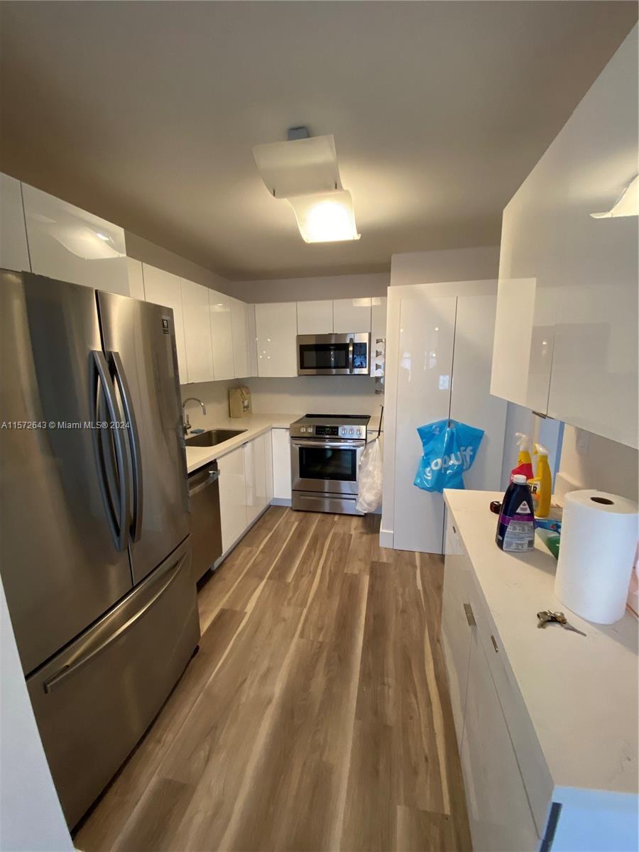 BRICKELL PLACE CONDO - Residential Lease