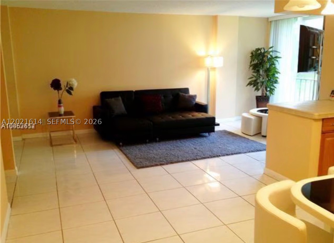 PLAZA OF AMERICAS CONDO - Residential Lease