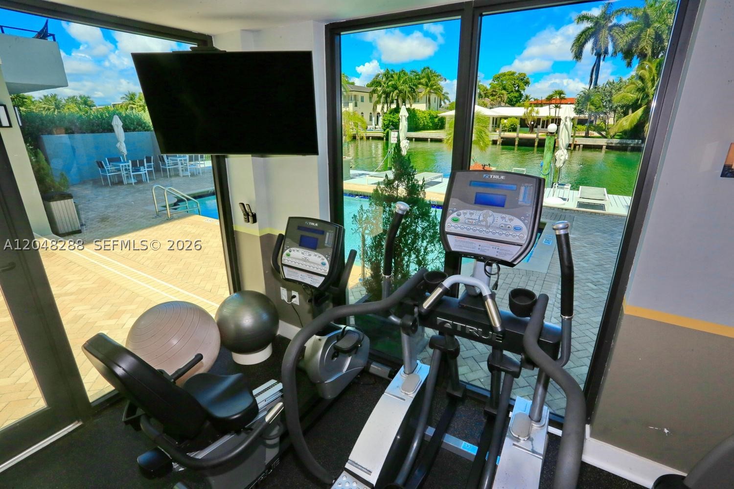 ISLAND MANOR CONDO - SOUT - Residential