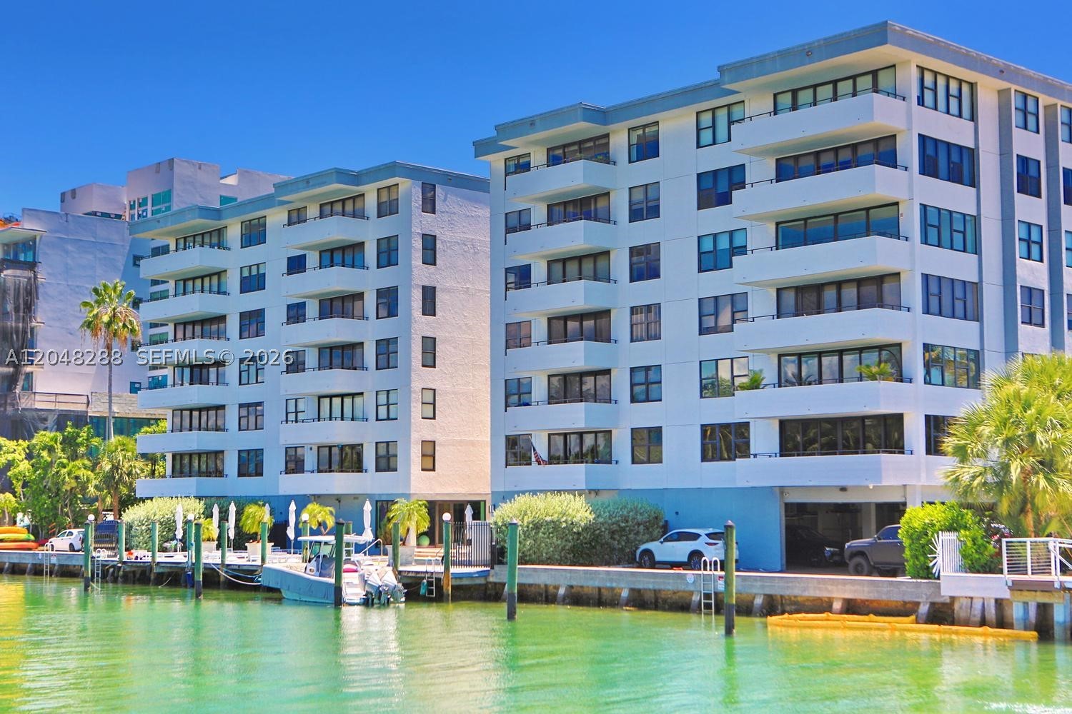 ISLAND MANOR CONDO - SOUT - Residential