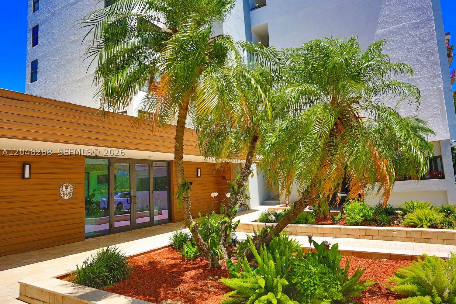 ISLAND MANOR CONDO - SOUT - Residential