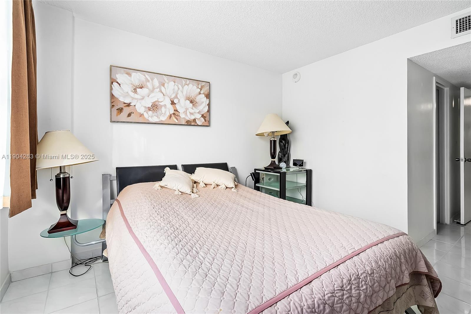 WINSTON TOWERS 500 CONDO - Residential