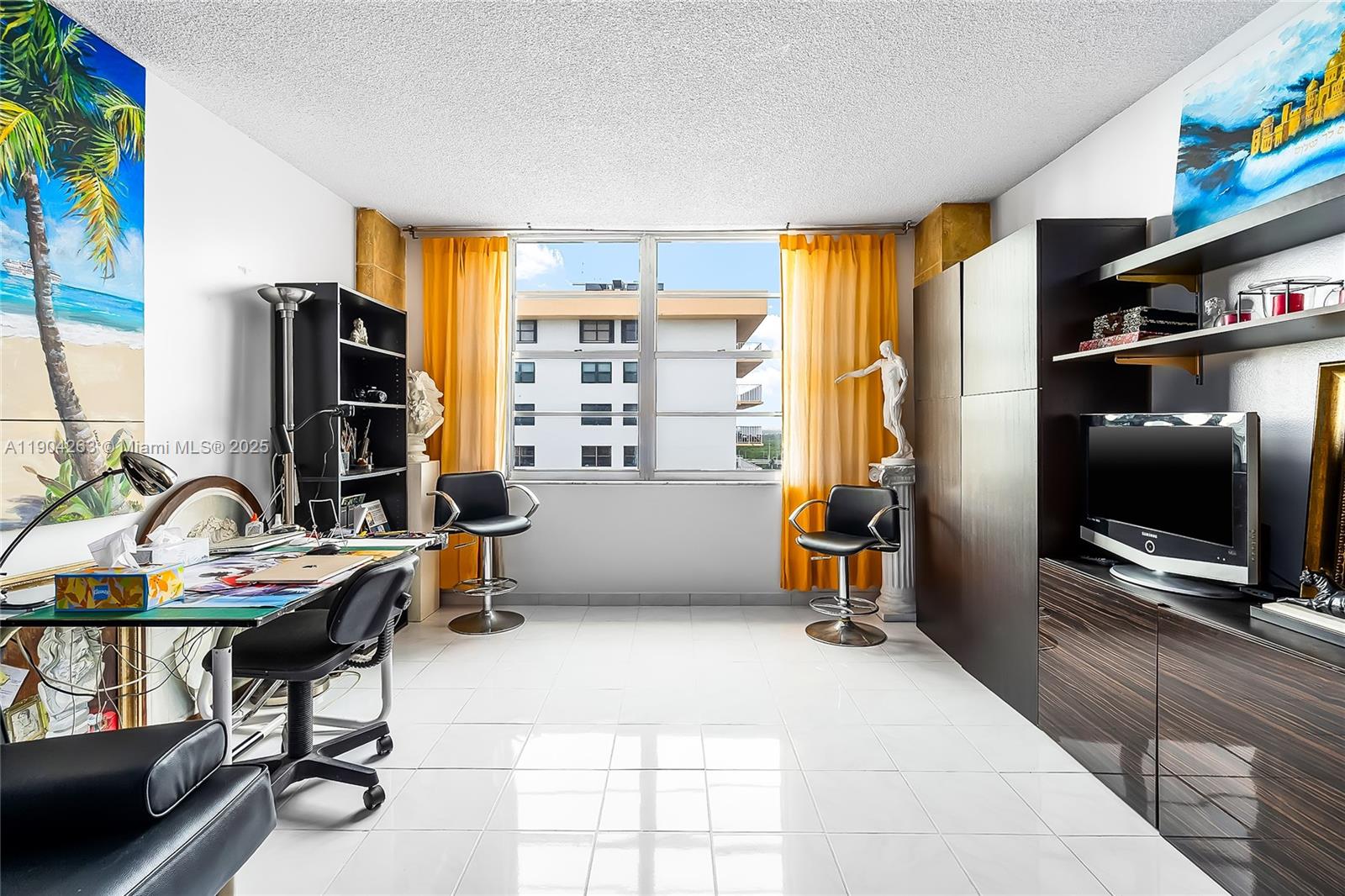 WINSTON TOWERS 500 CONDO - Residential