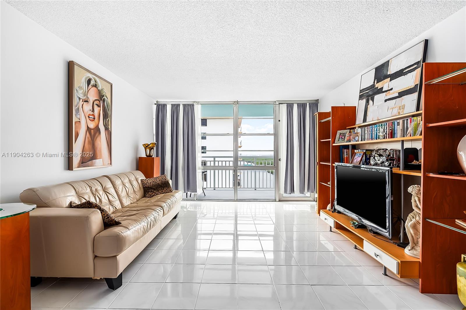 WINSTON TOWERS 500 CONDO - Residential