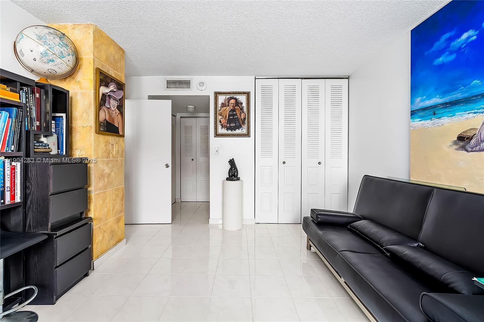 WINSTON TOWERS 500 CONDO - Residential