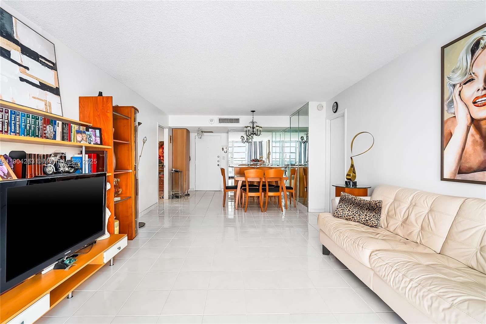 WINSTON TOWERS 500 CONDO - Residential