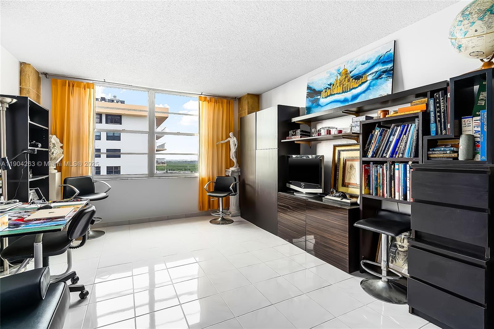 WINSTON TOWERS 500 CONDO - Residential