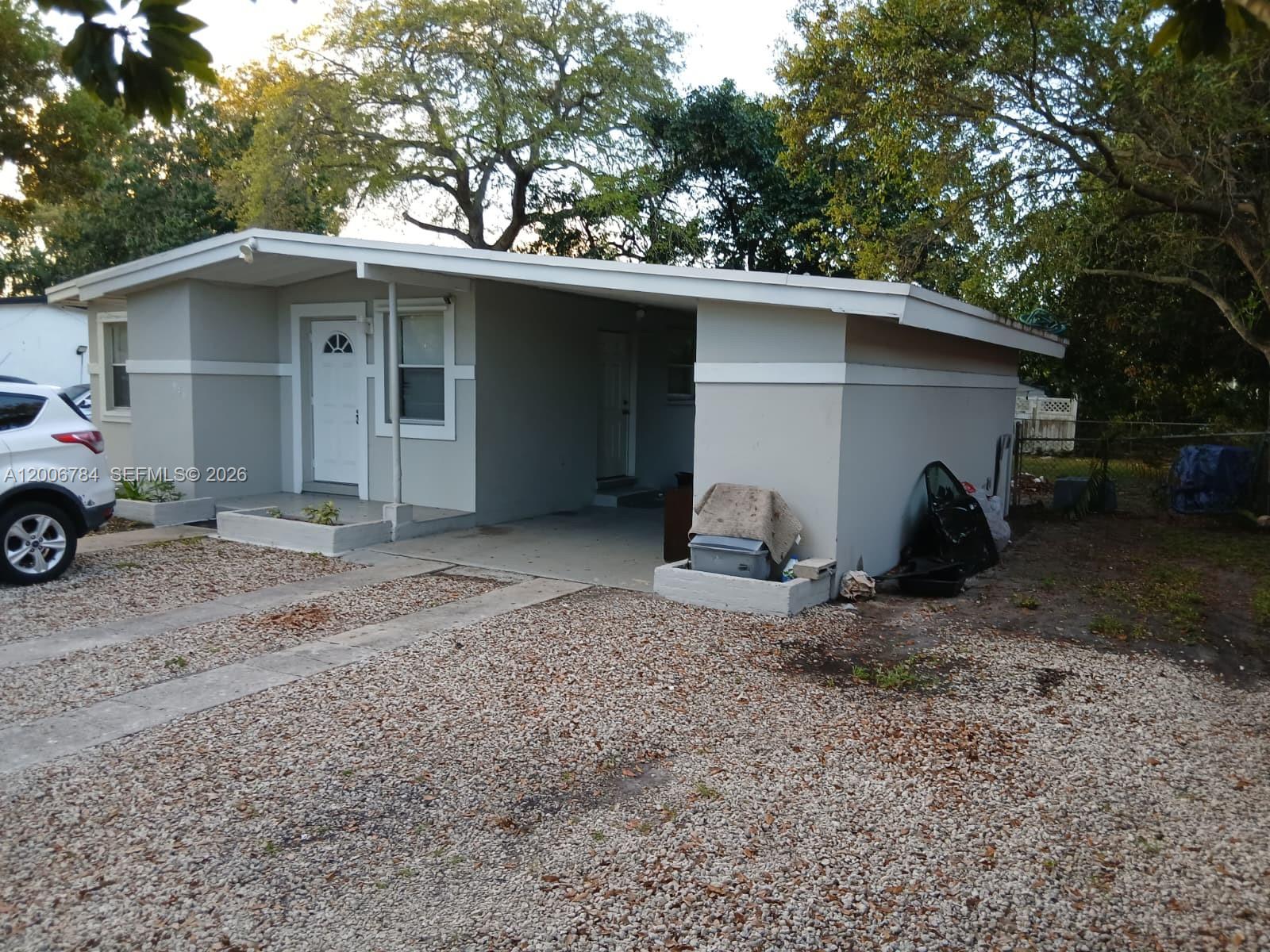 LAUDERDALE MANORS ADD-RES - Residential